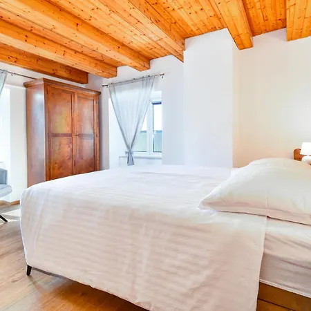 Family Friendly House With A Parking Space Bribir, Novi Vinodolski - 23378 Nyaraló