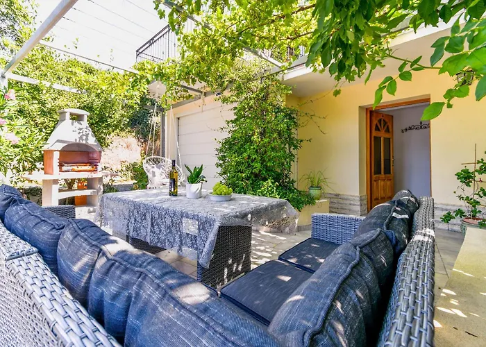 Family Friendly House With A Parking Space Bribir, Novi Vinodolski - 23378 * Bribir (Primorje-Gorski Kotar)